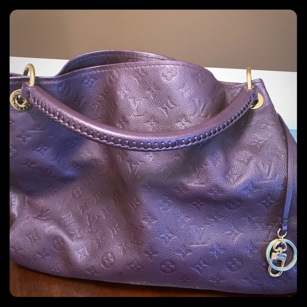 Louis Vuitton “Artsy” tote